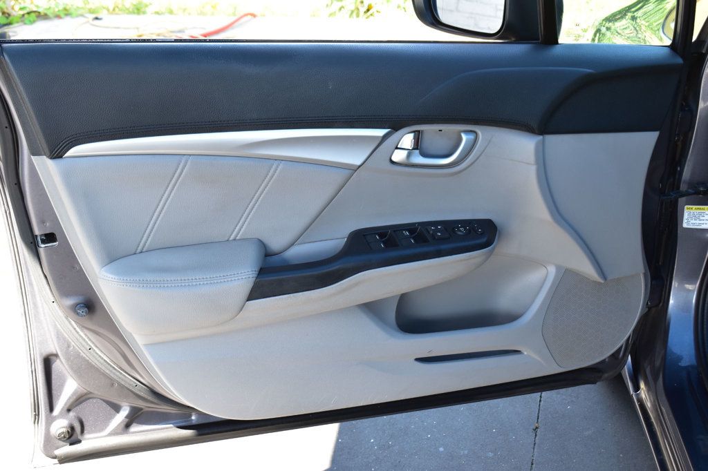2015 Honda Civic Hybrid 4dr Sedan L4 CVT w/Leather - 23070727 - 45