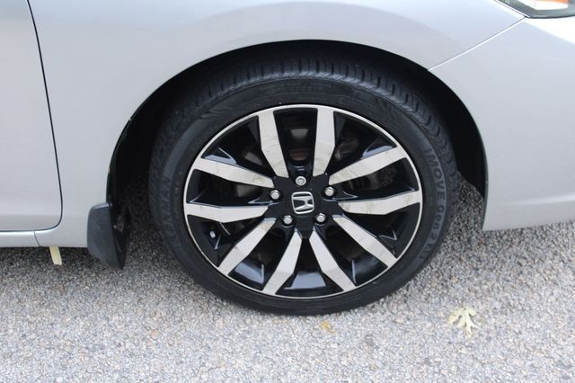 2015 Honda Civic Sedan 4dr CVT EX-L - 23072937 - 32