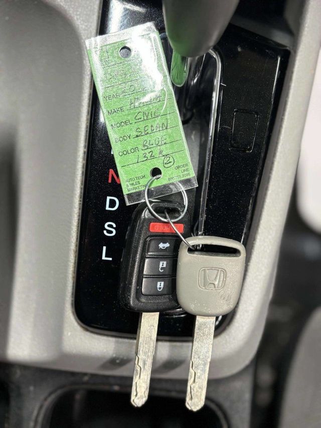 2015 Honda Civic Sedan 4dr CVT LX - 22979519 - 34