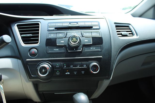 2015 Honda Civic Sedan 4dr CVT LX - 23045134 - 19