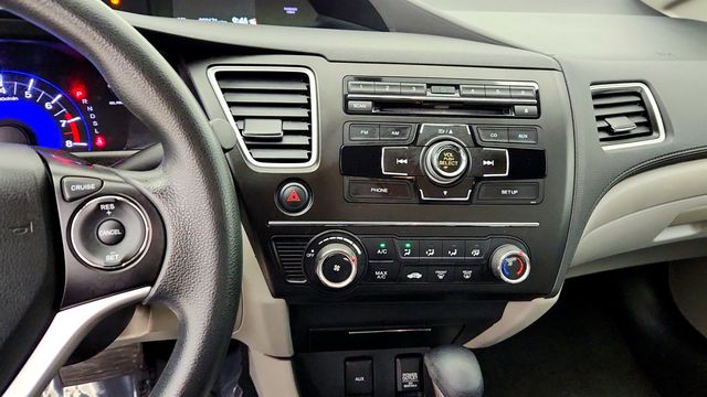 2015 Honda Civic Sedan 4dr CVT LX - 23057873 - 17