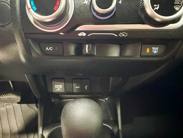 2015 Honda Fit 5dr Hatchback CVT LX - 22912507 - 17