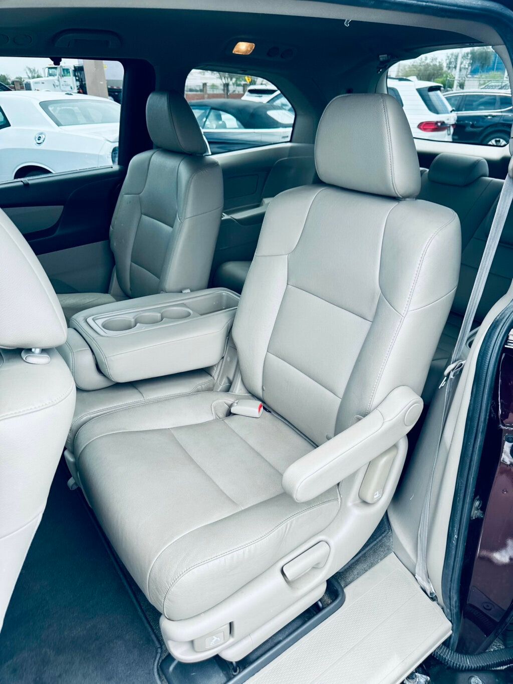 2015 Honda Odyssey EX-L photo 11