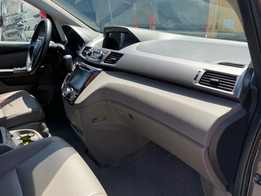 2015 Honda Odyssey 5dr EX-L LOW MILES HANDICAP accessible - 23020897 - 35