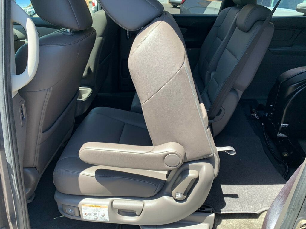 2015 Honda Odyssey 5dr EX-L LOW MILES HANDICAP accessible - 23020897 - 54