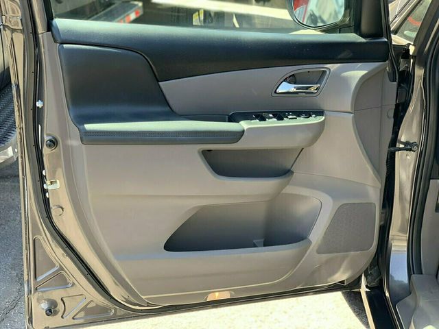 2015 Honda Odyssey 5dr EX-L LOW MILES W/HANDICAP WHEELCHAIR ACCESSIBLE - 23020897 - 36