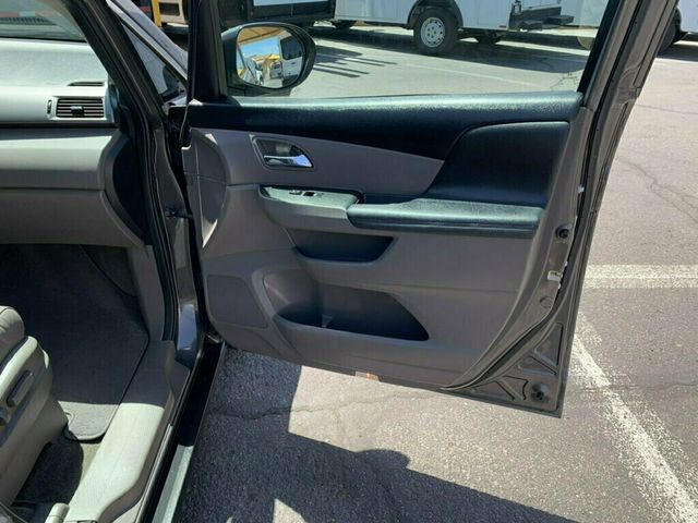2015 Honda Odyssey 5dr EX-L LOW MILES W/HANDICAP WHEELCHAIR ACCESSIBLE - 23020897 - 41