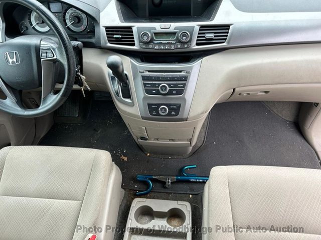 2015 Honda Odyssey 5dr LX - 23034801 - 6