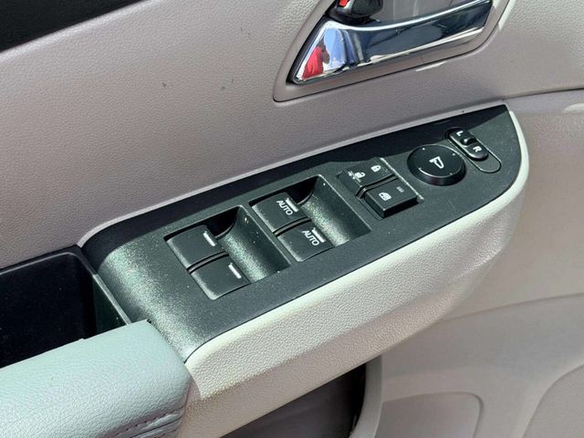 2015 Honda Odyssey 5dr LX - 23040941 - 14