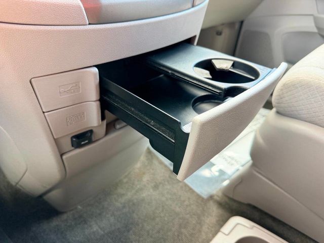 2015 Honda Odyssey 5dr LX - 23040941 - 40
