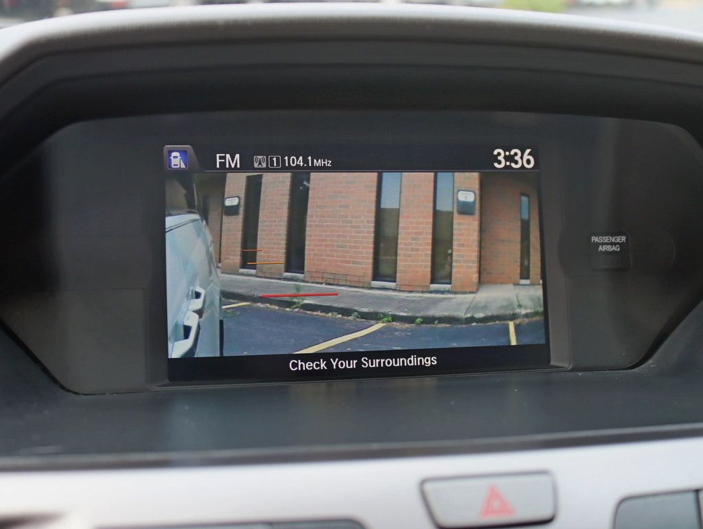 2015 Honda Odyssey Touring photo 16