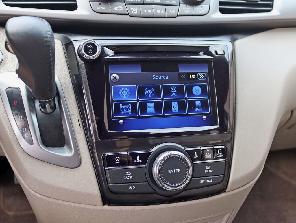 2015 Honda Odyssey Touring photo 19