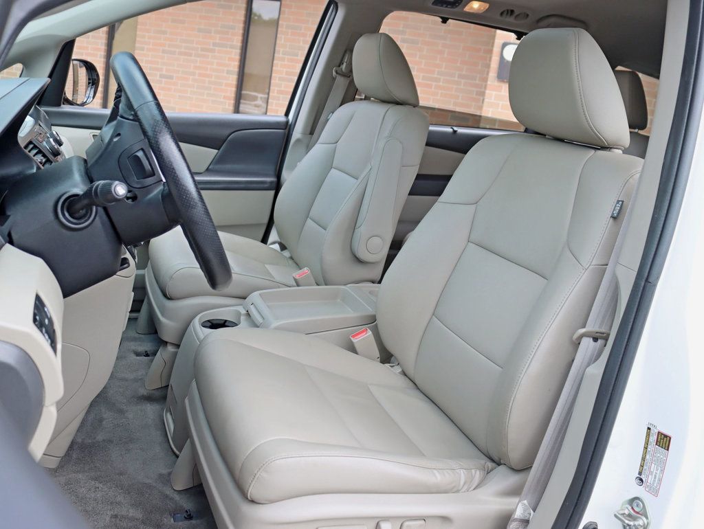 2015 Honda Odyssey Touring photo 20