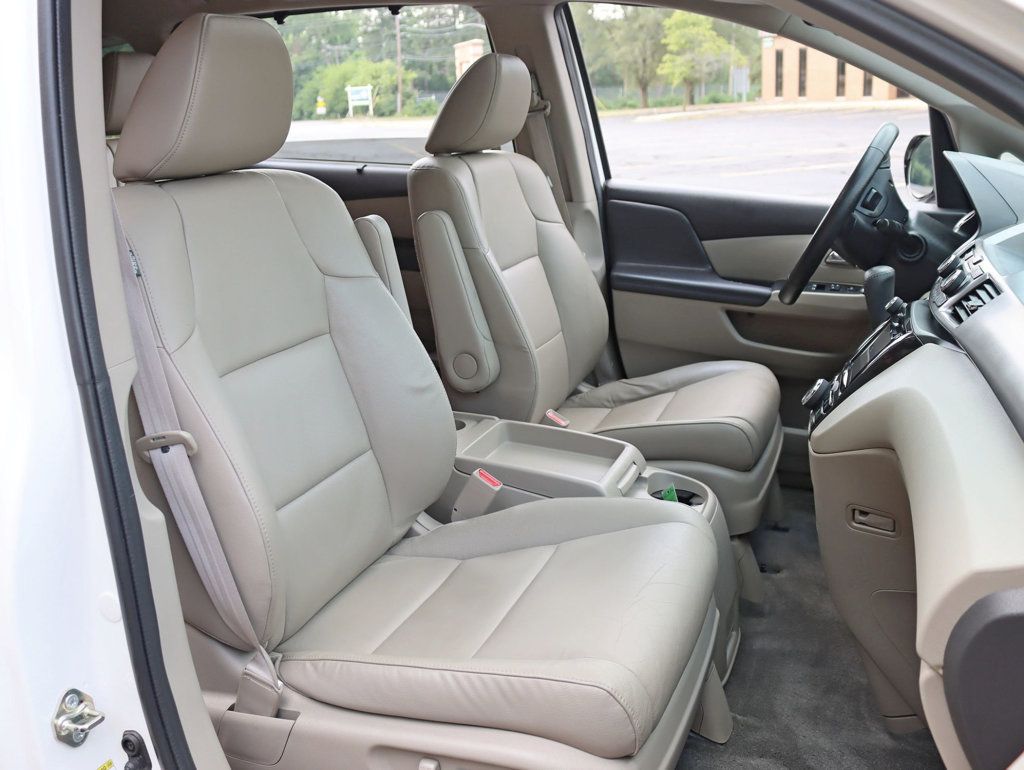 2015 Honda Odyssey Touring photo 21