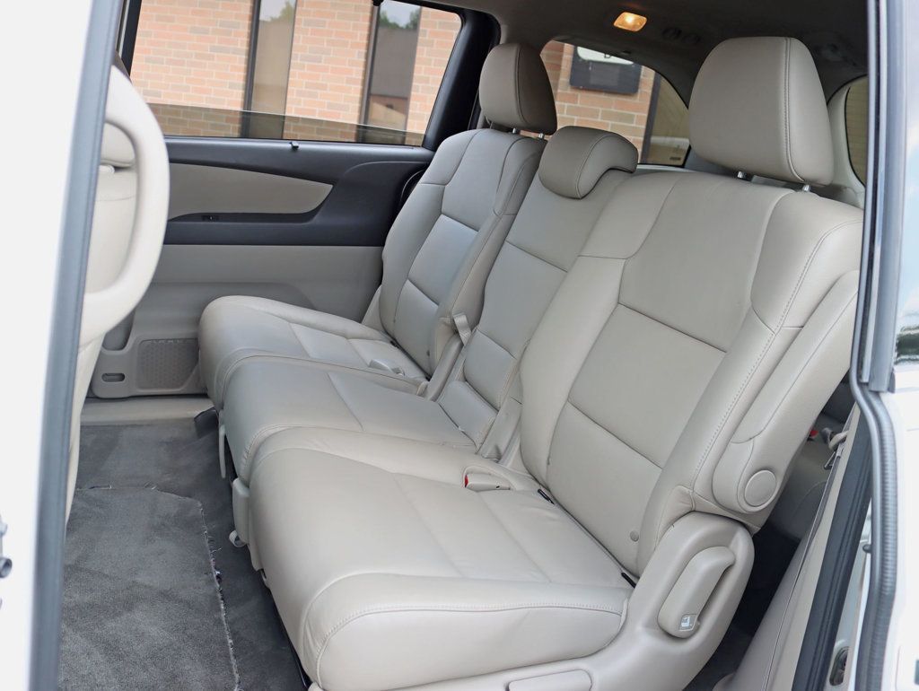2015 Honda Odyssey Touring photo 22