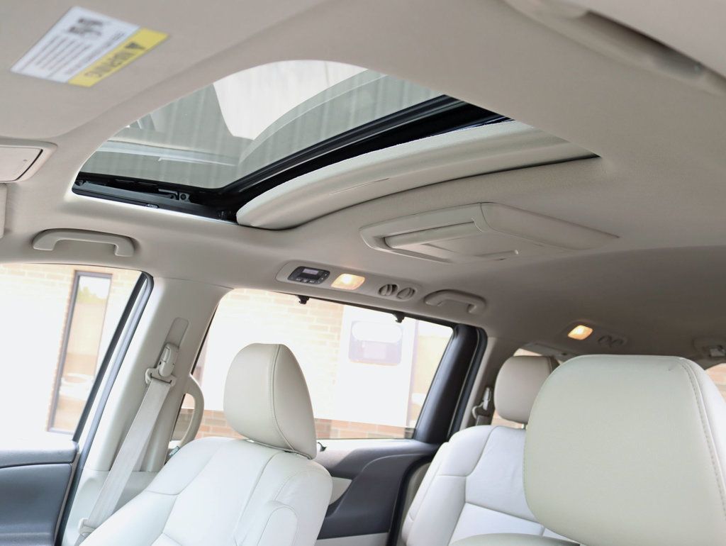 2015 Honda Odyssey Touring photo 25