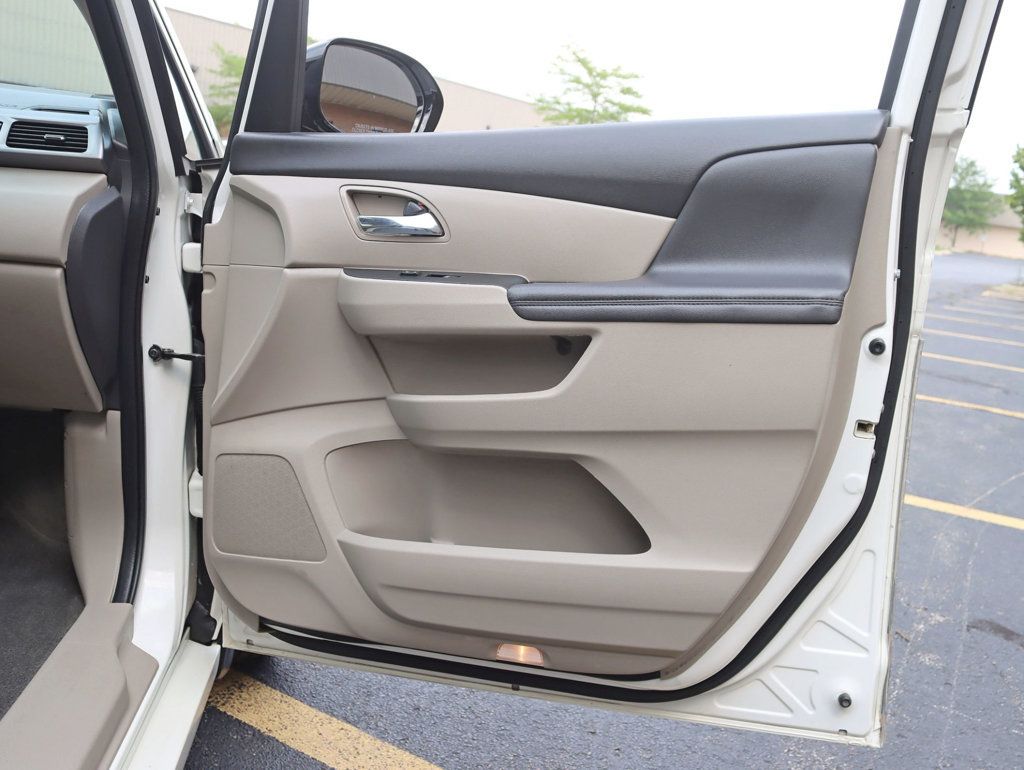 2015 Honda Odyssey Touring photo 27