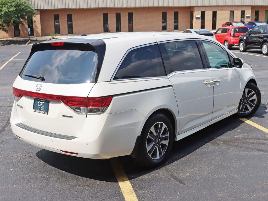 2015 Honda Odyssey Touring photo 3