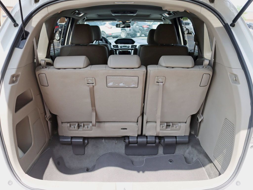 2015 Honda Odyssey Touring photo 28