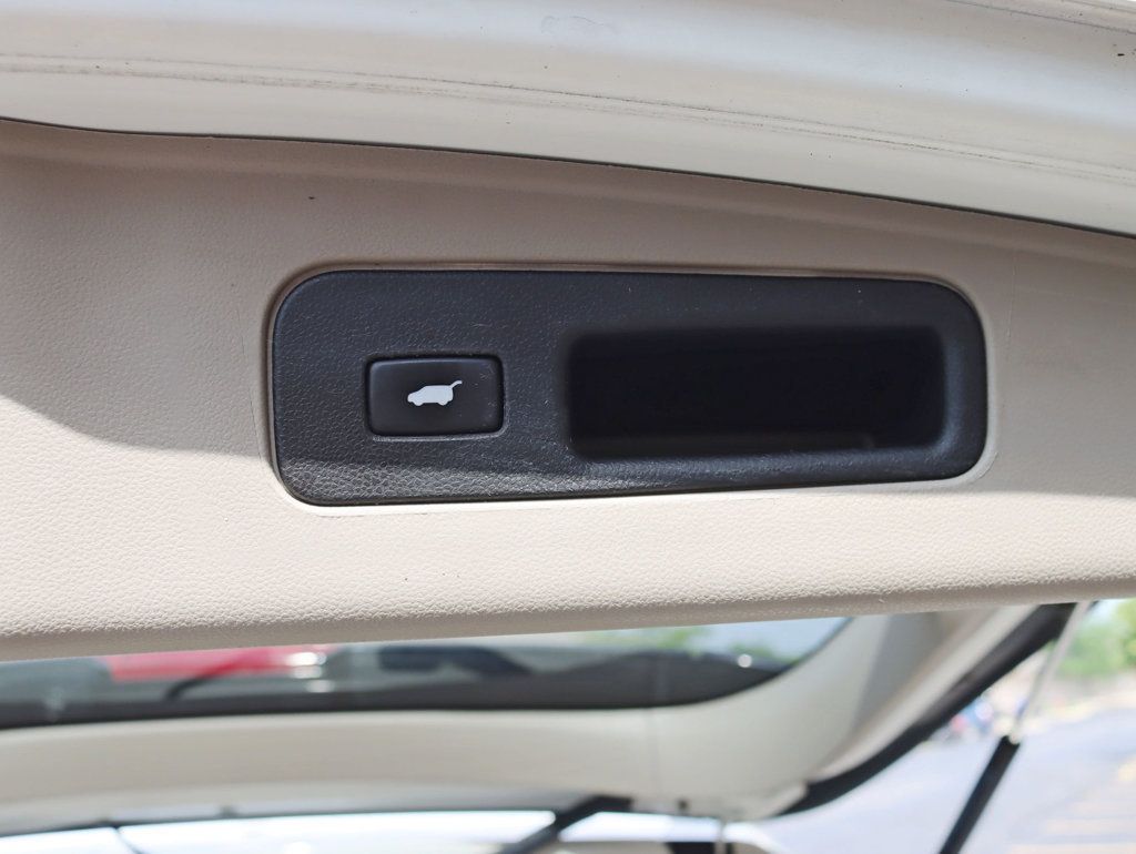 2015 Honda Odyssey Touring photo 30