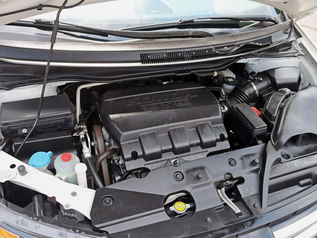 2015 Honda Odyssey Touring photo 31