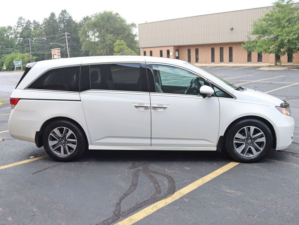 2015 Honda Odyssey Touring photo 8
