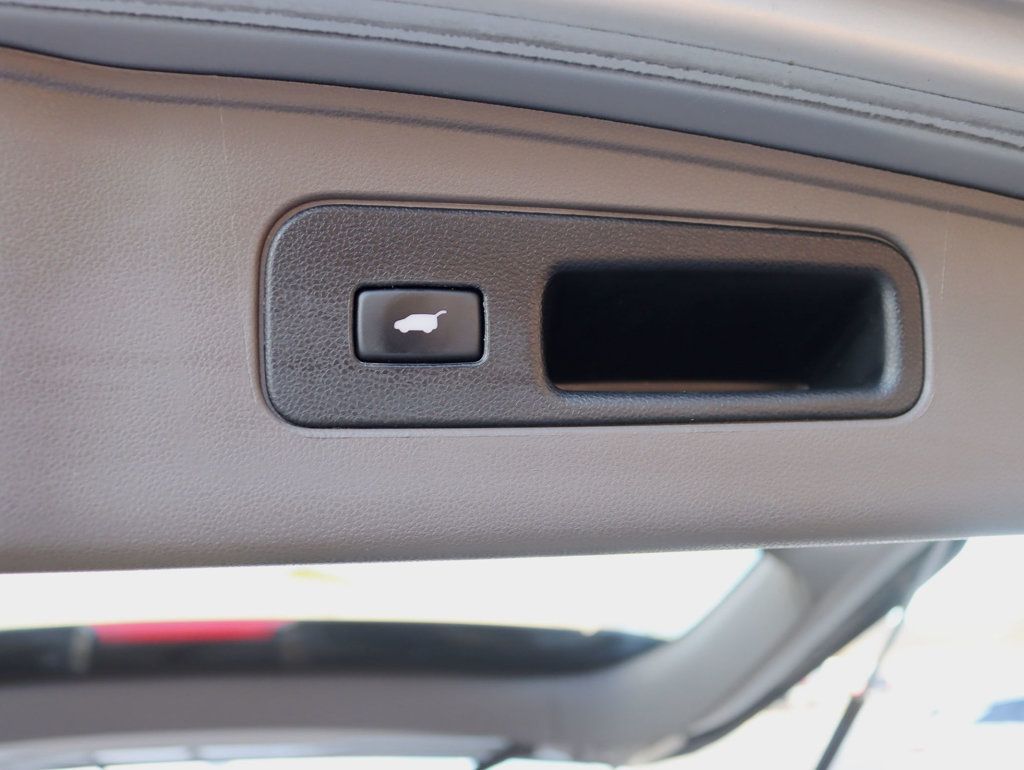 2015 Honda Odyssey 5dr Touring Elite - 22939281 - 32