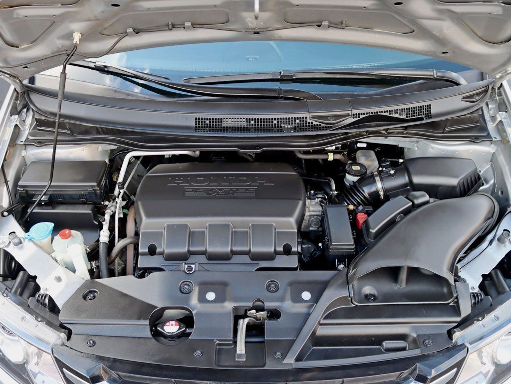 2015 Honda Odyssey 5dr Touring Elite - 22939281 - 33