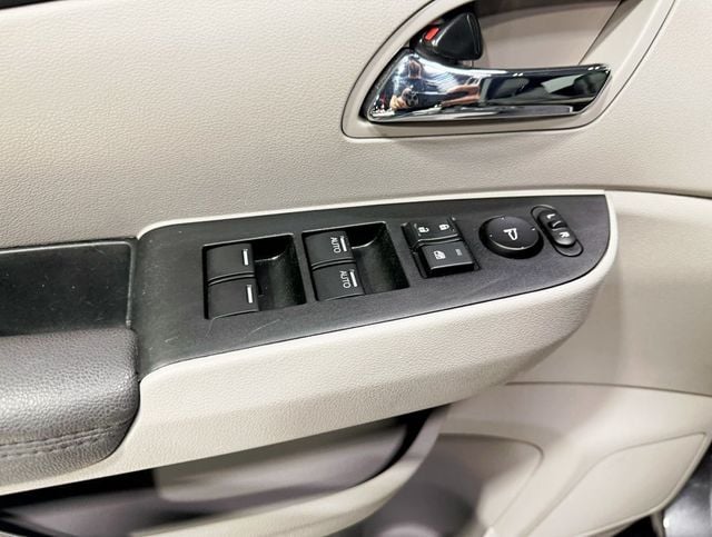 2015 Honda Odyssey EX-L - 22929101 - 32