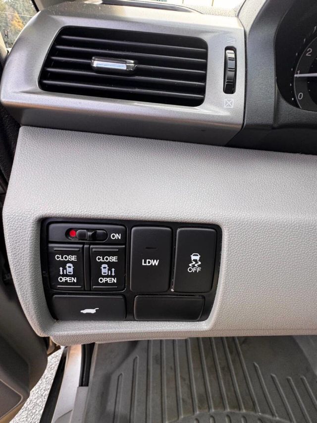 2015 Honda Odyssey EX L 4dr Mini Van - 22948517 - 12
