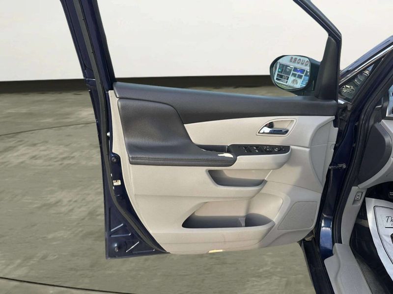 2015 Honda Odyssey EX L 4dr Mini Van - 23023834 - 9