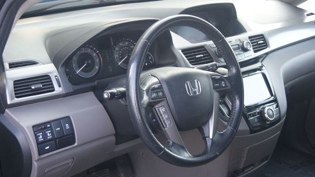 2015 Honda Odyssey JUST SERVICED, VERY CLEAN INSIDE AND OUT  - 22914363 - 11