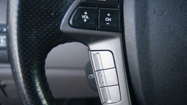 2015 Honda Odyssey JUST SERVICED, VERY CLEAN INSIDE AND OUT  - 22914363 - 28