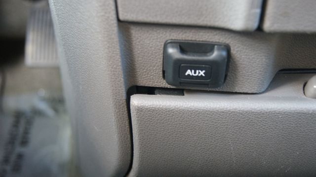 2015 Honda Odyssey JUST SERVICED, VERY CLEAN INSIDE AND OUT  - 22914363 - 31