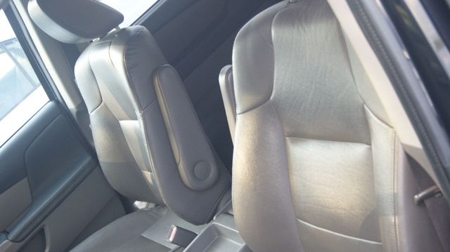 2015 Honda Odyssey JUST SERVICED, VERY CLEAN INSIDE AND OUT  - 22914363 - 34