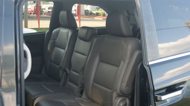 2015 Honda Odyssey JUST SERVICED, VERY CLEAN INSIDE AND OUT  - 22914363 - 40