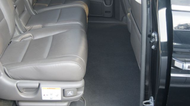 2015 Honda Odyssey JUST SERVICED, VERY CLEAN INSIDE AND OUT  - 22914363 - 47