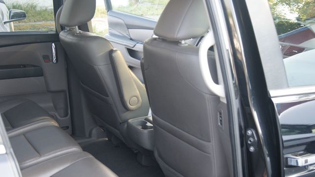 2015 Honda Odyssey JUST SERVICED, VERY CLEAN INSIDE AND OUT  - 22914363 - 50