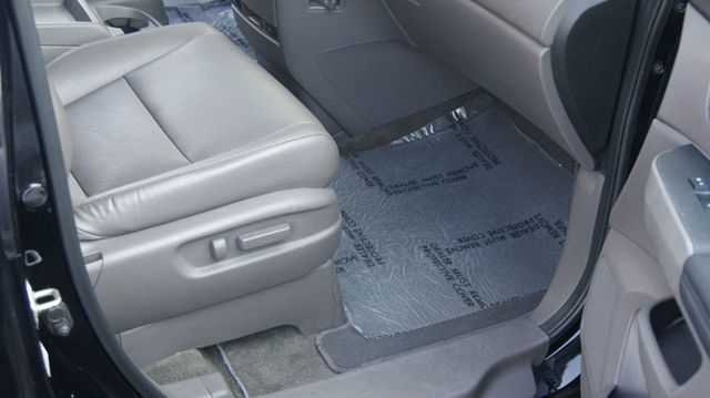 2015 Honda Odyssey JUST SERVICED, VERY CLEAN INSIDE AND OUT  - 22914363 - 52