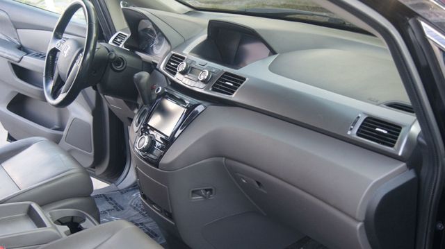 2015 Honda Odyssey JUST SERVICED, VERY CLEAN INSIDE AND OUT  - 22914363 - 54