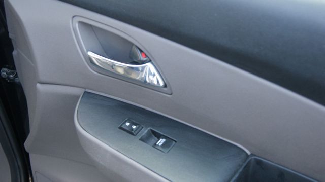 2015 Honda Odyssey JUST SERVICED, VERY CLEAN INSIDE AND OUT  - 22914363 - 57