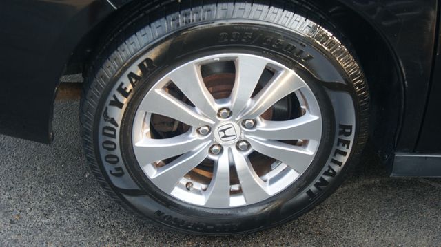 2015 Honda Odyssey JUST SERVICED, VERY CLEAN INSIDE AND OUT  - 22914363 - 61