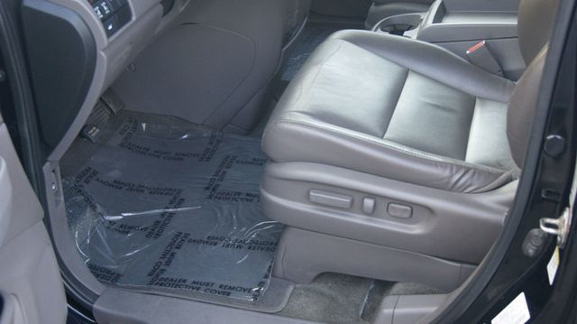 2015 Honda Odyssey JUST SERVICED, VERY CLEAN INSIDE AND OUT  - 22914363 - 64