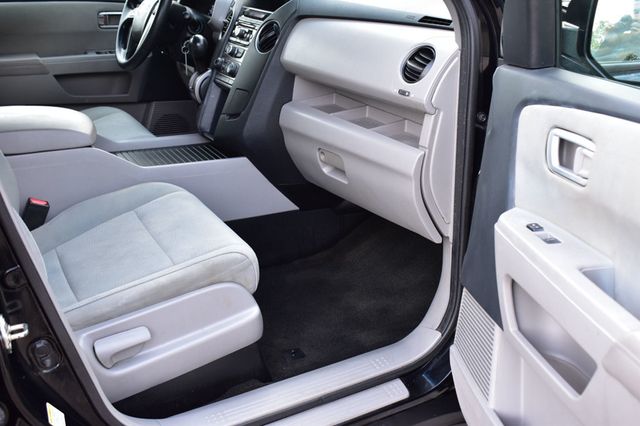 2015 Honda Pilot 2WD 4dr LX - 22930288 - 18