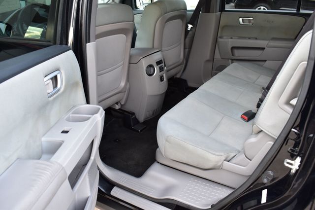 2015 Honda Pilot 2WD 4dr LX - 22930288 - 21