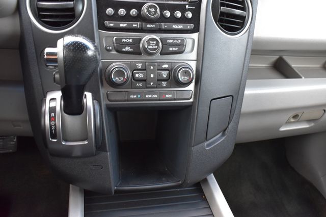 2015 Honda Pilot 2WD 4dr LX - 22930288 - 38