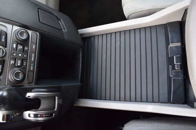 2015 Honda Pilot 2WD 4dr LX - 22930288 - 39