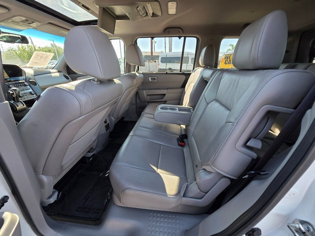 2015 Honda Pilot 2WD 4dr Touring w/RES & Navi - 22937712 - 16