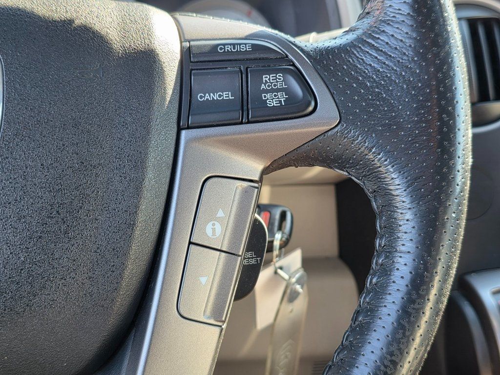 2015 Honda Pilot 2WD 4dr Touring w/RES & Navi - 22937712 - 29