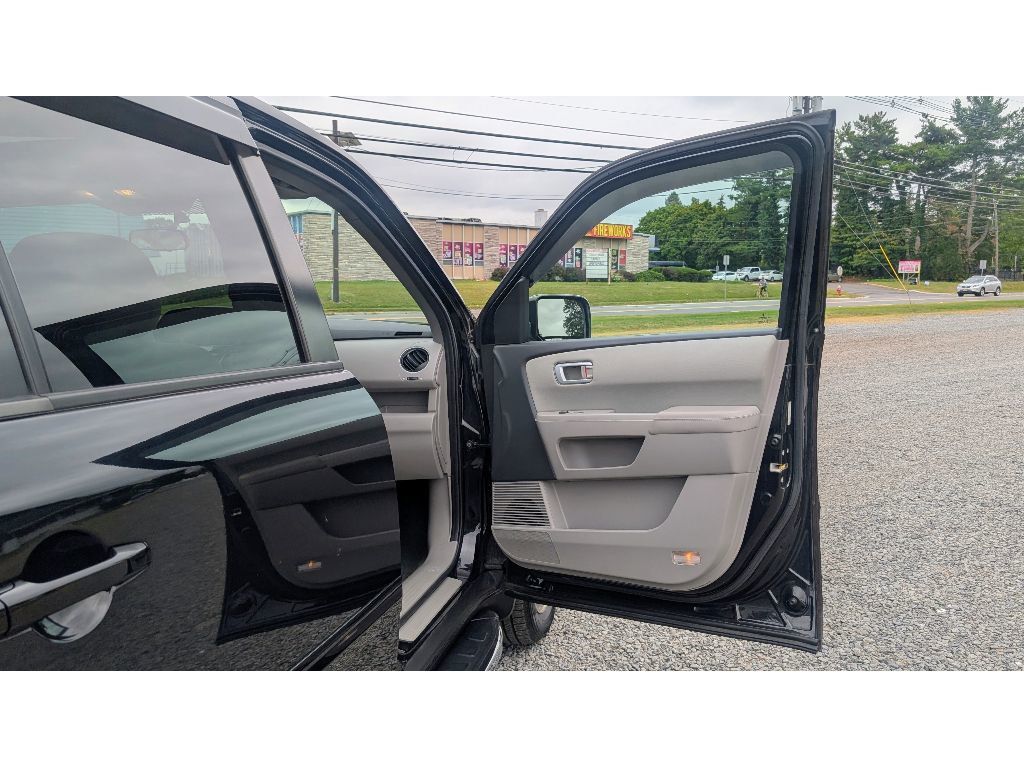 2015 Honda Pilot SE photo 9